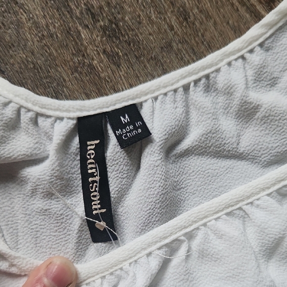 Heart And Soul White and Pink Flutter Sleeve Cold Shoulder Blouse Size MedNWT - Picture 2 of 7